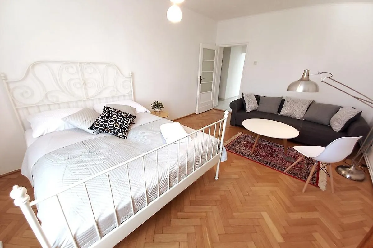 Old Town - 2 Bedrooms Soltyka Str S6 Krakow