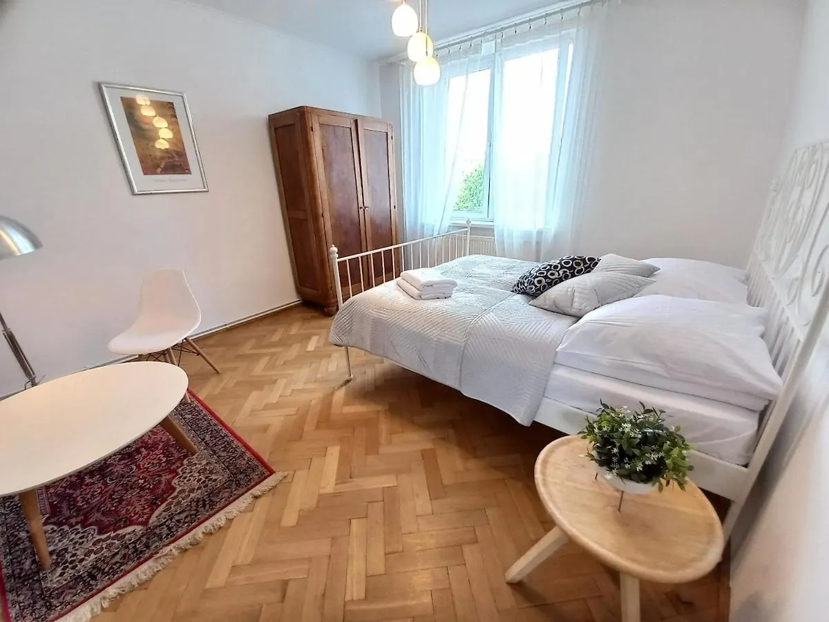 Apartment Old Town - 2 Bedrooms Soltyka Str S6 Krakow